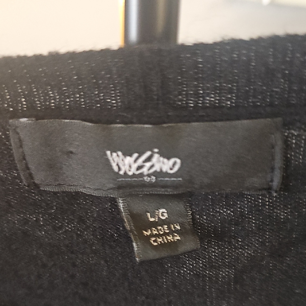 Mossimo Supply Co. Colorblock Crew Neck Sweater in Black, Gray, White - Picture 4 of 4